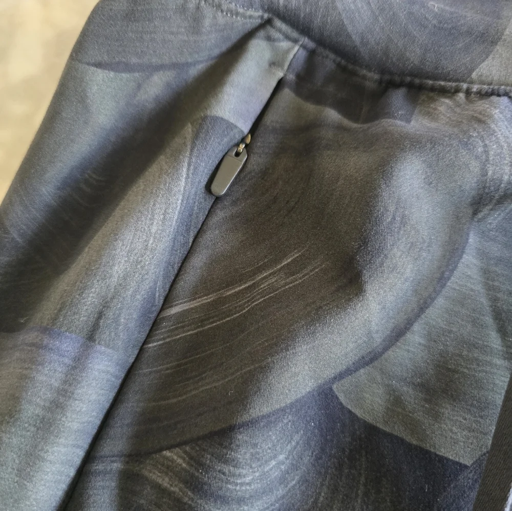 Lululemon Men's Unlined Shorts Size Medium‎